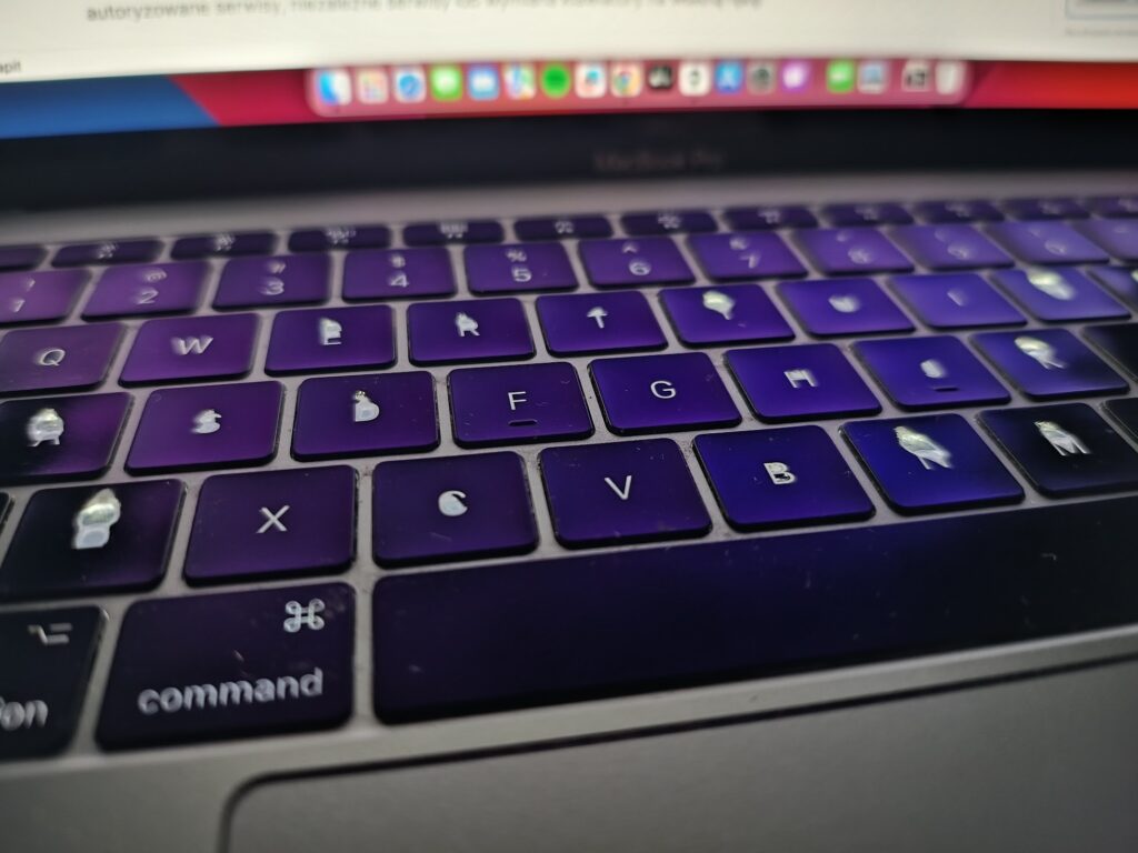 Wymiana klawiatury Apple Macbook