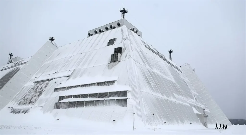 To on ma ocalić Putina. Zobacz, co ukrywają w betonowej piramidzie! Don-2N