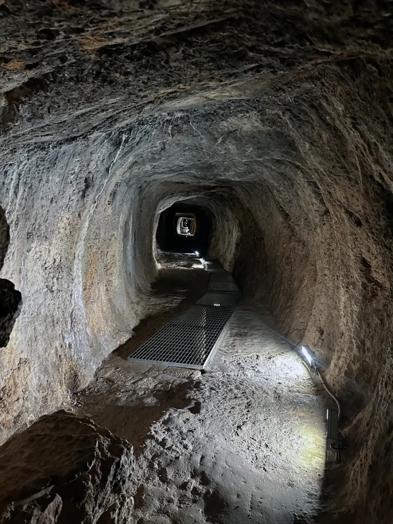 Tunel Eupalinosa: Jak starożytni Grecy pokonali górę bez użycia GPS? Tunel Eupalinosa