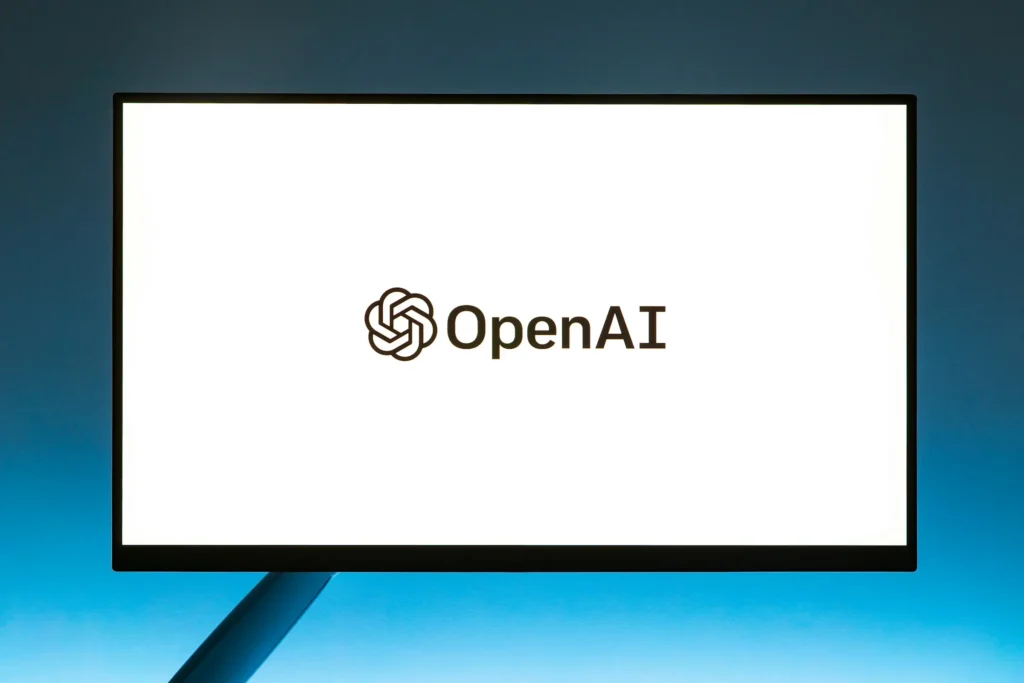 Upadek mitu giganta? OpenAI pod ostrzałem, a Sam Altman ugina się pod presją OpenAI