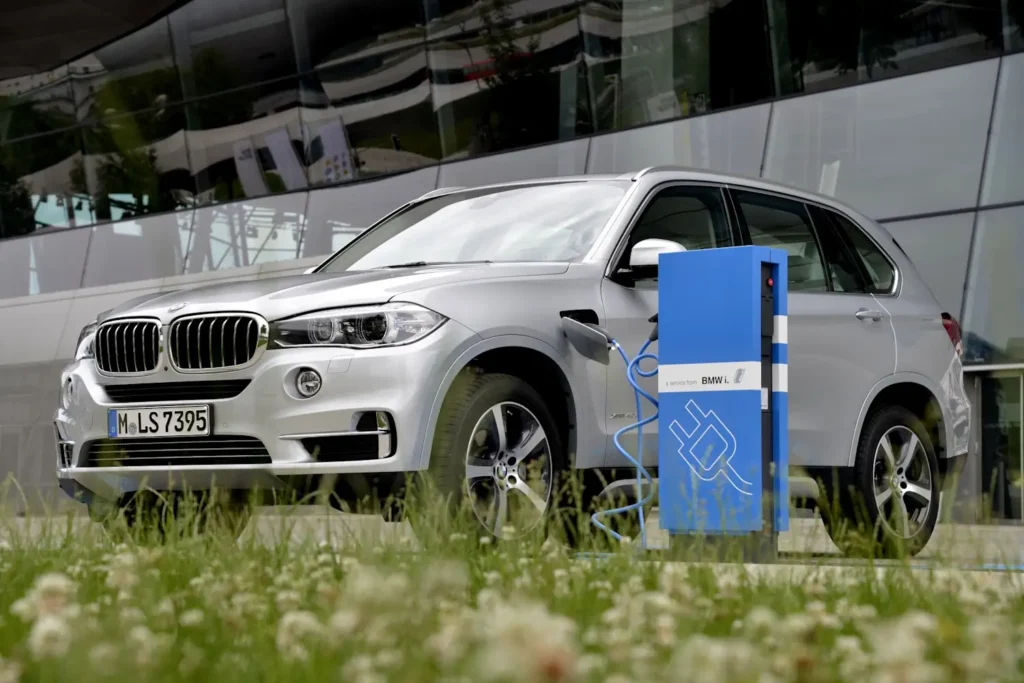 Samochód BMW PHEV